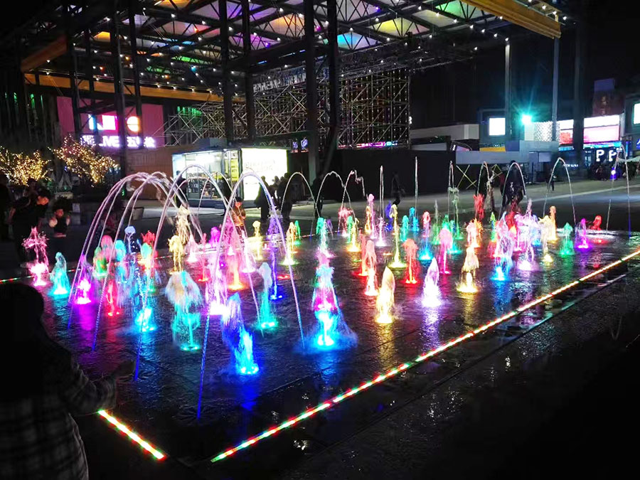 北京五棵松长方喷泉