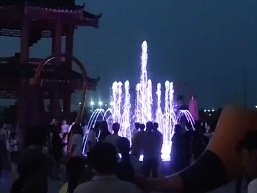 **新区感应喷泉