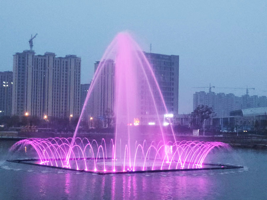 沾化文化公园湖内音乐喷泉