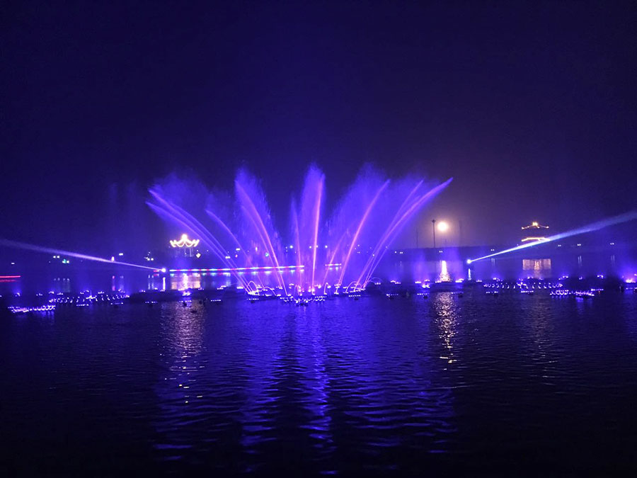 鹿邑上清湖大型音乐喷泉